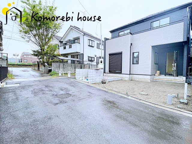 上尾市大谷本郷　9期　新築一戸建て　グラファーレ　01の前面道路含む現地写真|撮影：'26/02/24