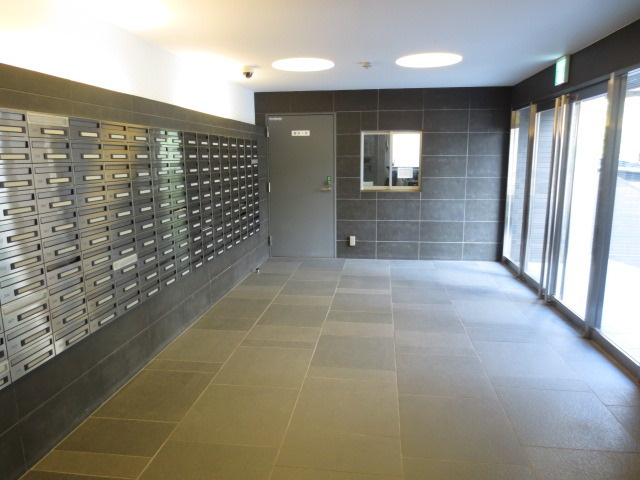 アルティザ仙台花京院のエントランス