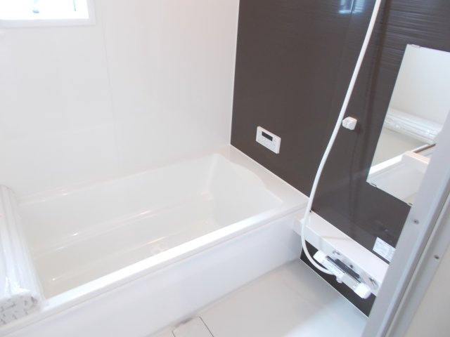 リナージュ前橋三河町２丁目25-1期　3号棟の浴室|１坪タイプのフルオートバスです！
足を延ばして入れる広さなので一日の疲れも癒されますよ♪
浴室乾燥機もあるのでお天気の悪い日にはランドリースペースとしてもご利用できます！