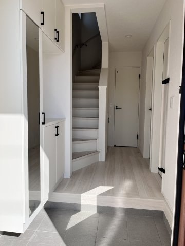 ●津市藤方 第1期 新築戸建【全4棟】の玄関