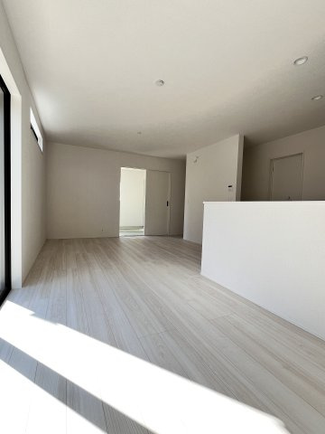 ●津市藤方 第1期 新築戸建【全4棟】の居間・リビング