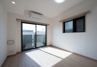 【居間・リビング】 | ルーブル都立家政六番館 | 7.5帖のきれいな洋室。