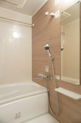 【浴室】 | ルーブル都立家政六番館 | 浴室乾燥機付きバス。