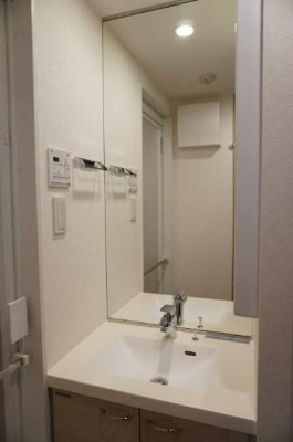 【独立洗面台】 | ルーブル都立家政六番館 | 嬉しい独立洗面台付き。