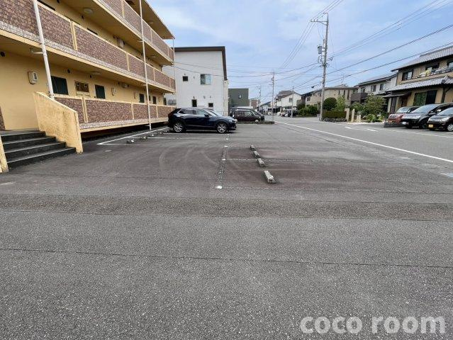 コンコードの駐車場