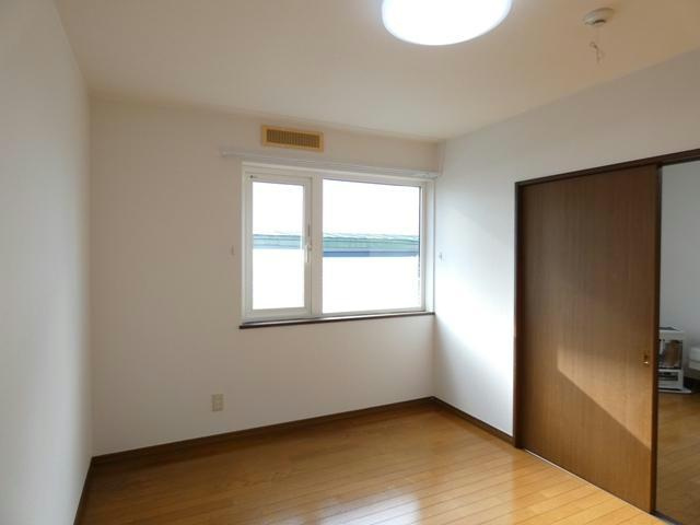 ゴールドクレストの洋室