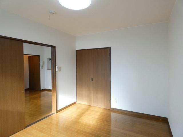 ゴールドクレストの洋室