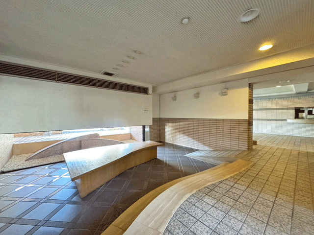 ライオンズマンション中倉のエントランス