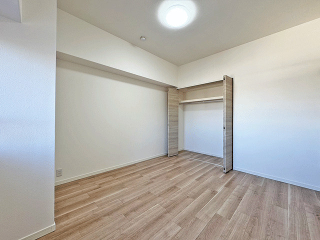 ライオンズマンション中倉の洋室