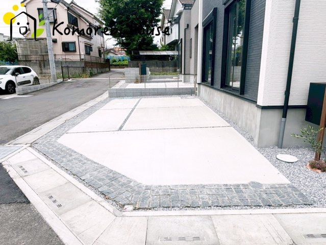 上尾市大谷本郷　9期　新築一戸建て　グラファーレ　02の駐車場|車をお持ちの方に嬉しい駐車場付きの物件です