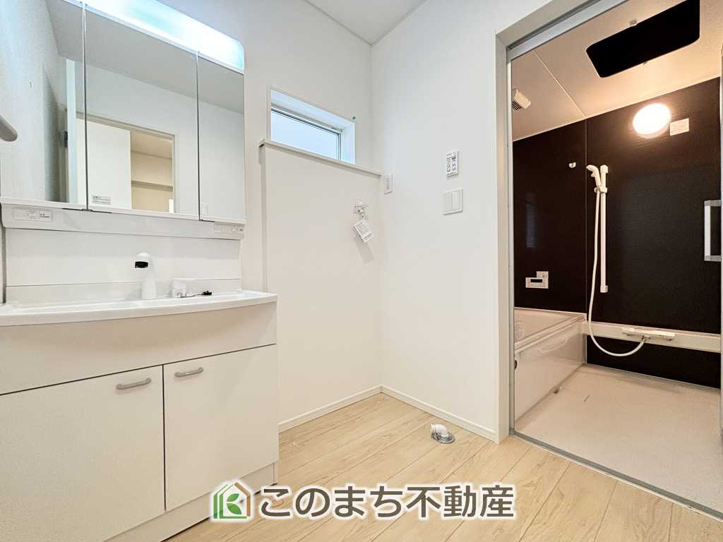 CRADLEGARDEN宇都宮市今宮第3の洗面所|シャンプードレッサーで朝の身支度♪伸びるホースでお掃除も簡単清潔です！
