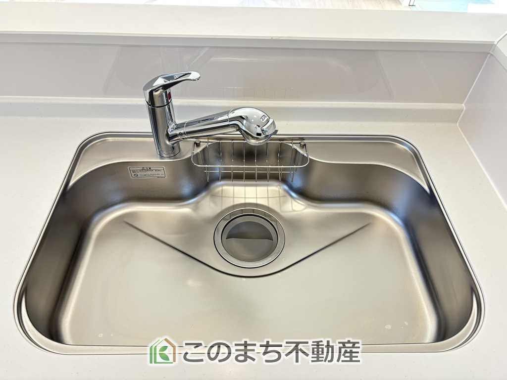CRADLEGARDEN宇都宮市今宮第3のキッチン|大きなシンク付きで、洗い物も楽々できます。
