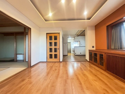 【居間・リビング】 | 東伸ビル