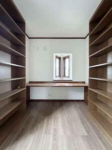 安佐北区真亀1丁目の内装|2階の書斎スペース☆