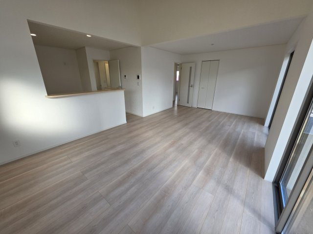 【居間・リビング】 | 上里町嘉美第４　 | ４号棟現地リビング（2025年11月21日）撮影