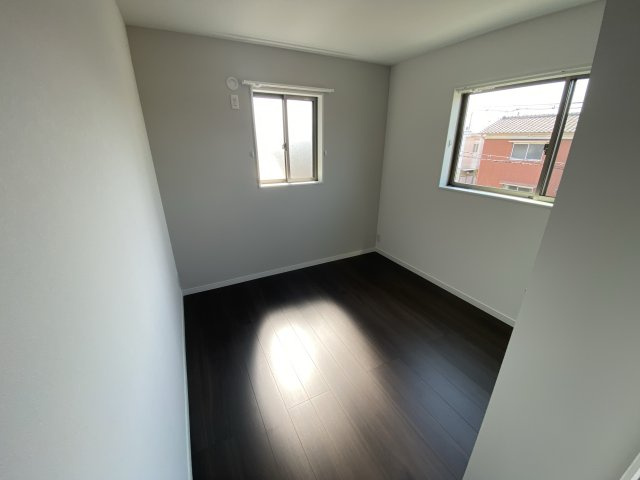 ノーブル中島C棟の子供部屋