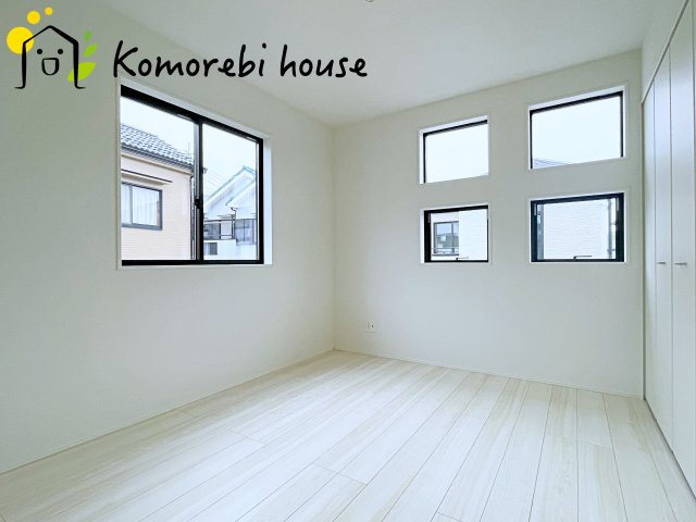 上尾市大谷本郷　9期　新築一戸建て　グラファーレ　04の寝室|広くて明るい寝室