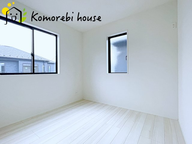 上尾市大谷本郷　9期　新築一戸建て　グラファーレ　04の洋室|明るい洋室です