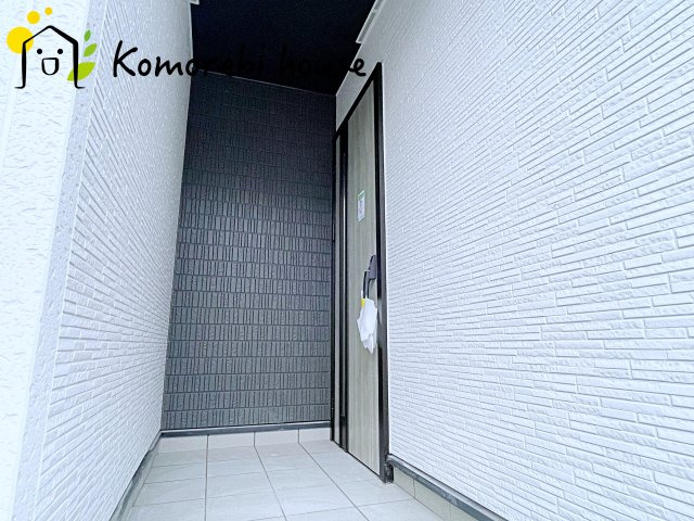 上尾市大谷本郷　9期　新築一戸建て　グラファーレ　04の玄関|玄関です