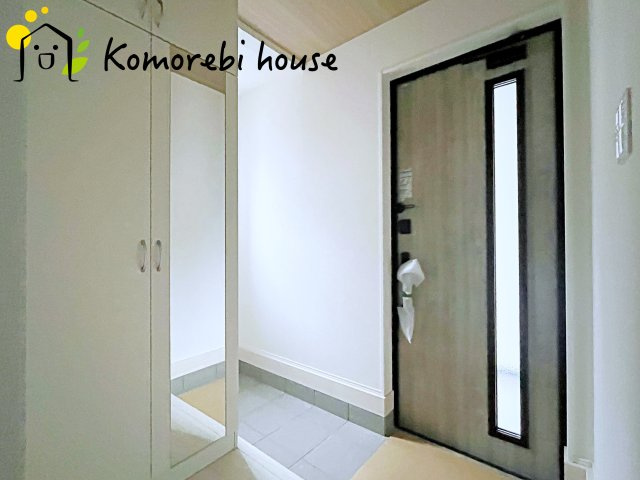 上尾市大谷本郷　9期　新築一戸建て　グラファーレ　04の玄関|ゆったりとした玄関です