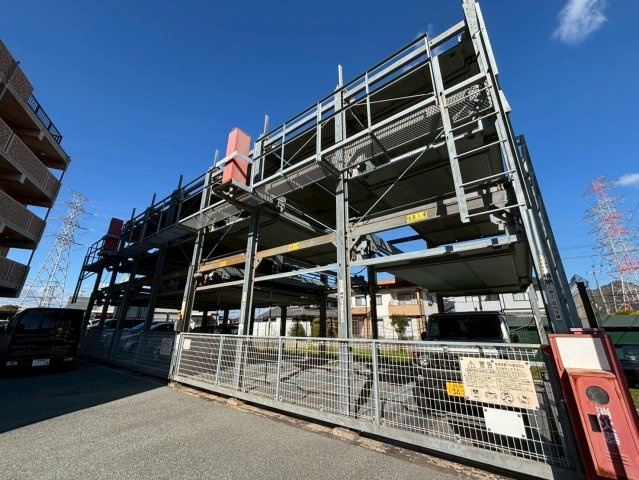 ハイトピア姫路の駐車場