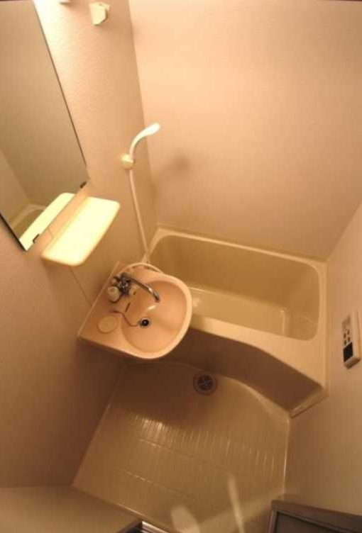 ステージファースト用賀アジール・コート　分譲賃貸　バストイレ別　オートロックの浴室