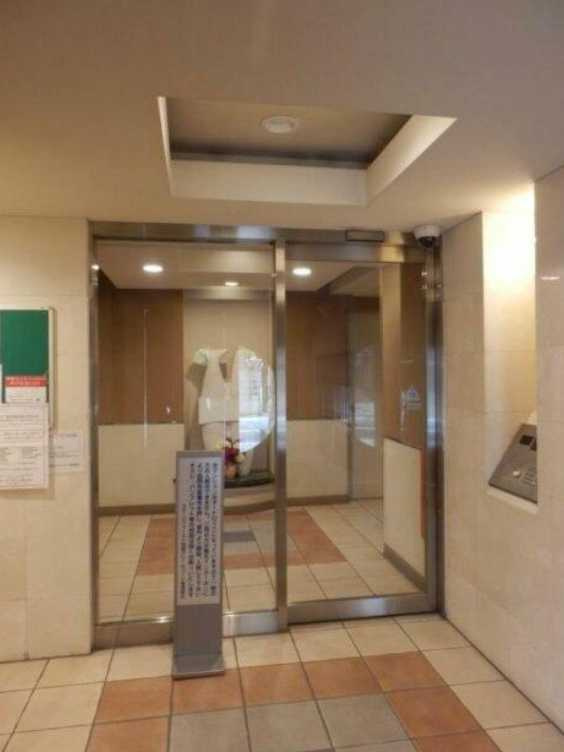 ステージファースト用賀アジール・コート　分譲賃貸　バストイレ別　オートロックのロビー