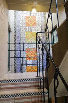 【その他共用部分】 | プチエタン | 荘厳なステンドグラスが出迎えてくれます(^^)/