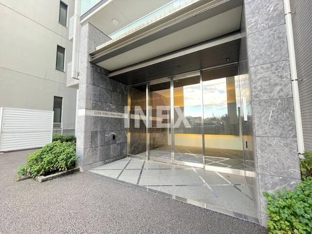 厚木市栄町１丁目の賃貸マンションのエントランス