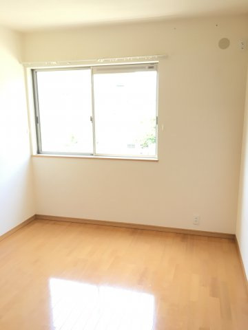 第3大楽地ハイツの洋室|ゆったりした洋室です