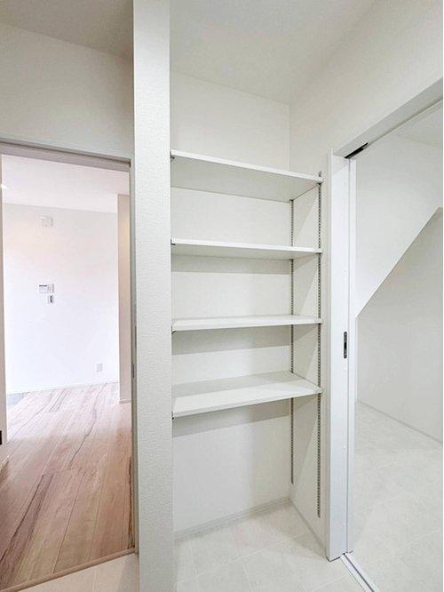 南区北大河町 No.2の収納|洗面脱衣所の収納☆
毎日ご家族で使うタオルや洗面用品、洗濯用品などを収納することができます♪