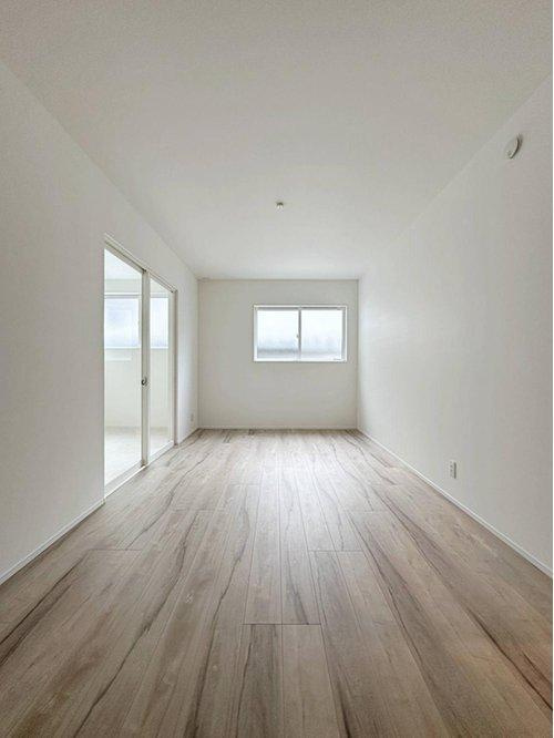 南区北大河町 No.2の寝室|7.5帖の広々とした主寝室☆