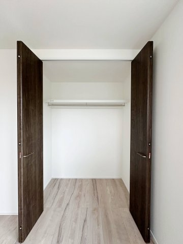 南区北大河町 No.2の収納|全居室収納☆
5.8帖洋室のクローゼットです♪