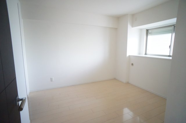 サンメゾン法隆寺の洋室