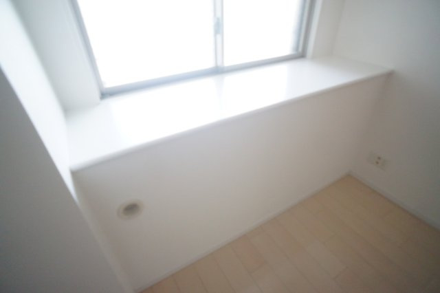 サンメゾン法隆寺の洋室