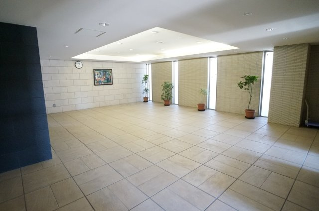 サンメゾン法隆寺のロビー