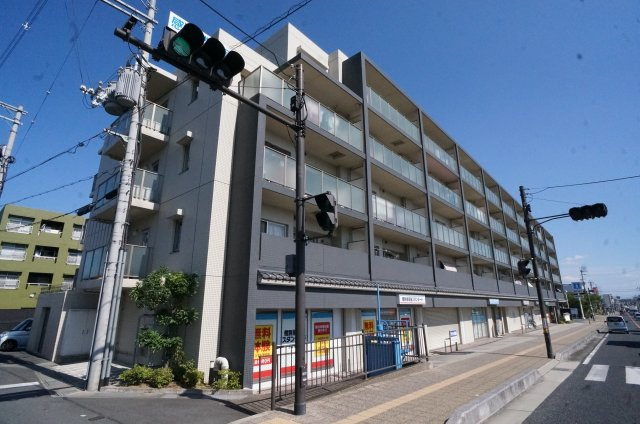 サンメゾン法隆寺の外観