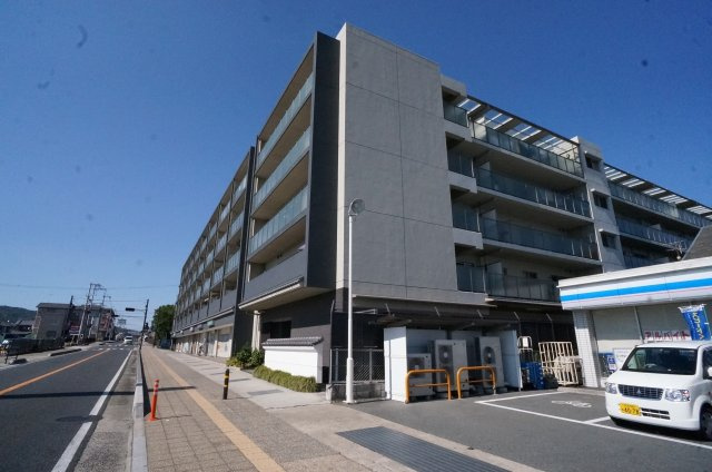 サンメゾン法隆寺の外観