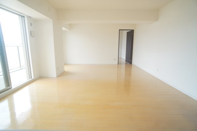 サンメゾン法隆寺の居間・リビング