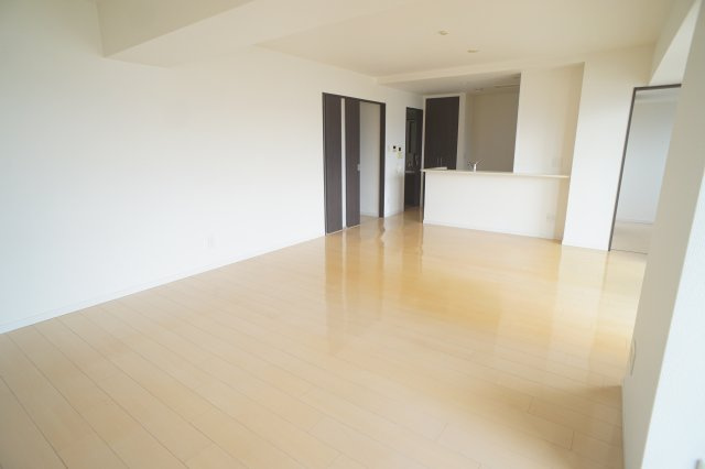 サンメゾン法隆寺の居間・リビング