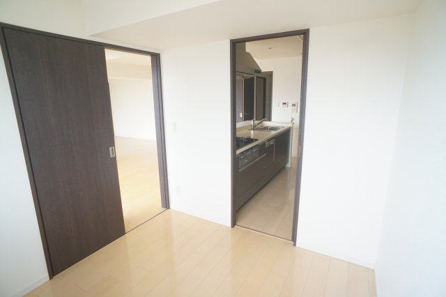 サンメゾン法隆寺の洋室