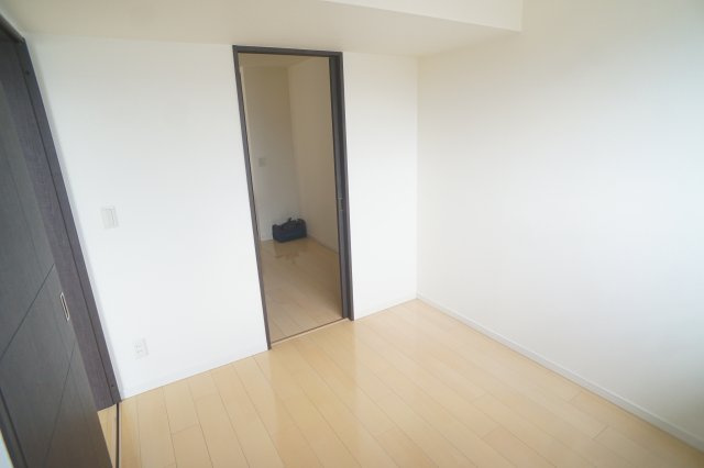 サンメゾン法隆寺の洋室