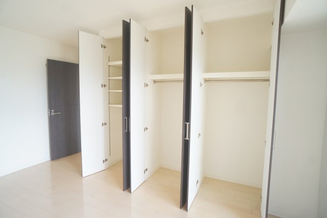 サンメゾン法隆寺の洋室