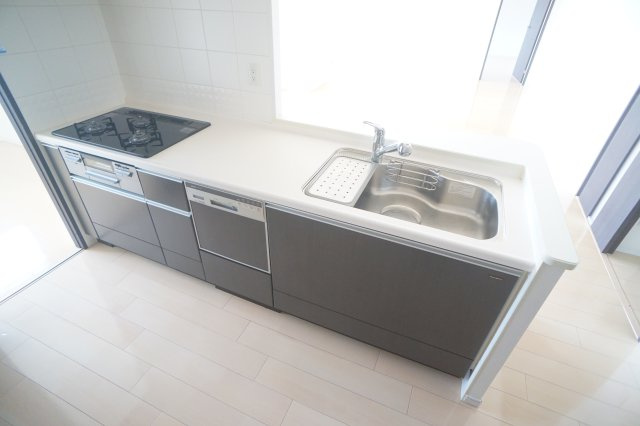 サンメゾン法隆寺のキッチン