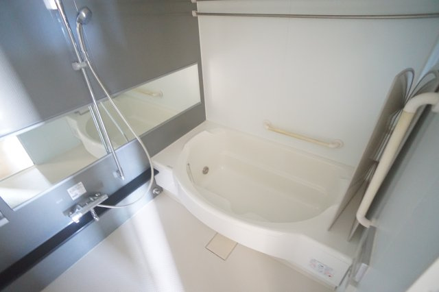 サンメゾン法隆寺の浴室