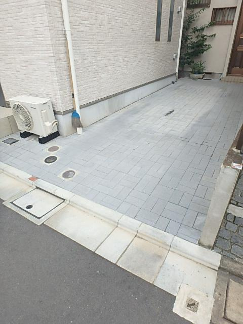 豊島区池袋本町１丁目のアパートのエントランス