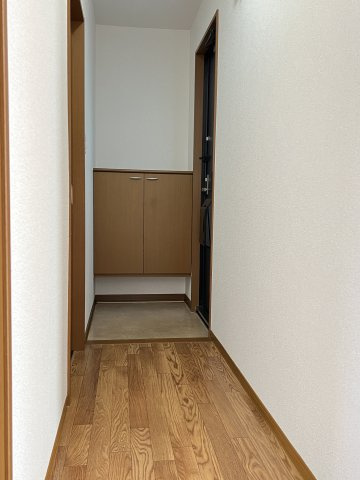 ヴィラ・メープルの玄関