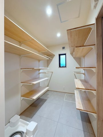 熊野町中溝5丁目 No.8の浴室|タカラスタンダードの浴室乾燥機付き1坪タイプのユニットバス☆
前面ホーローパネルでマグネット対応しており、お手入れも簡単です♪(No.14参考写真)