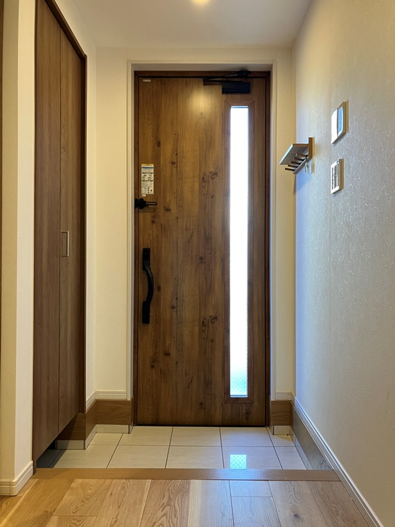 松庵戸建の玄関