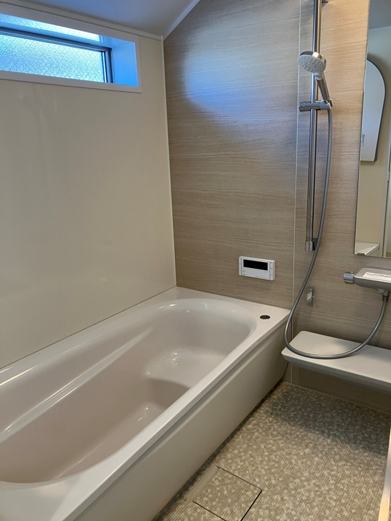 松庵戸建の浴室